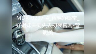 学校女厕偷拍粉衣同学肥美的大鲍鱼